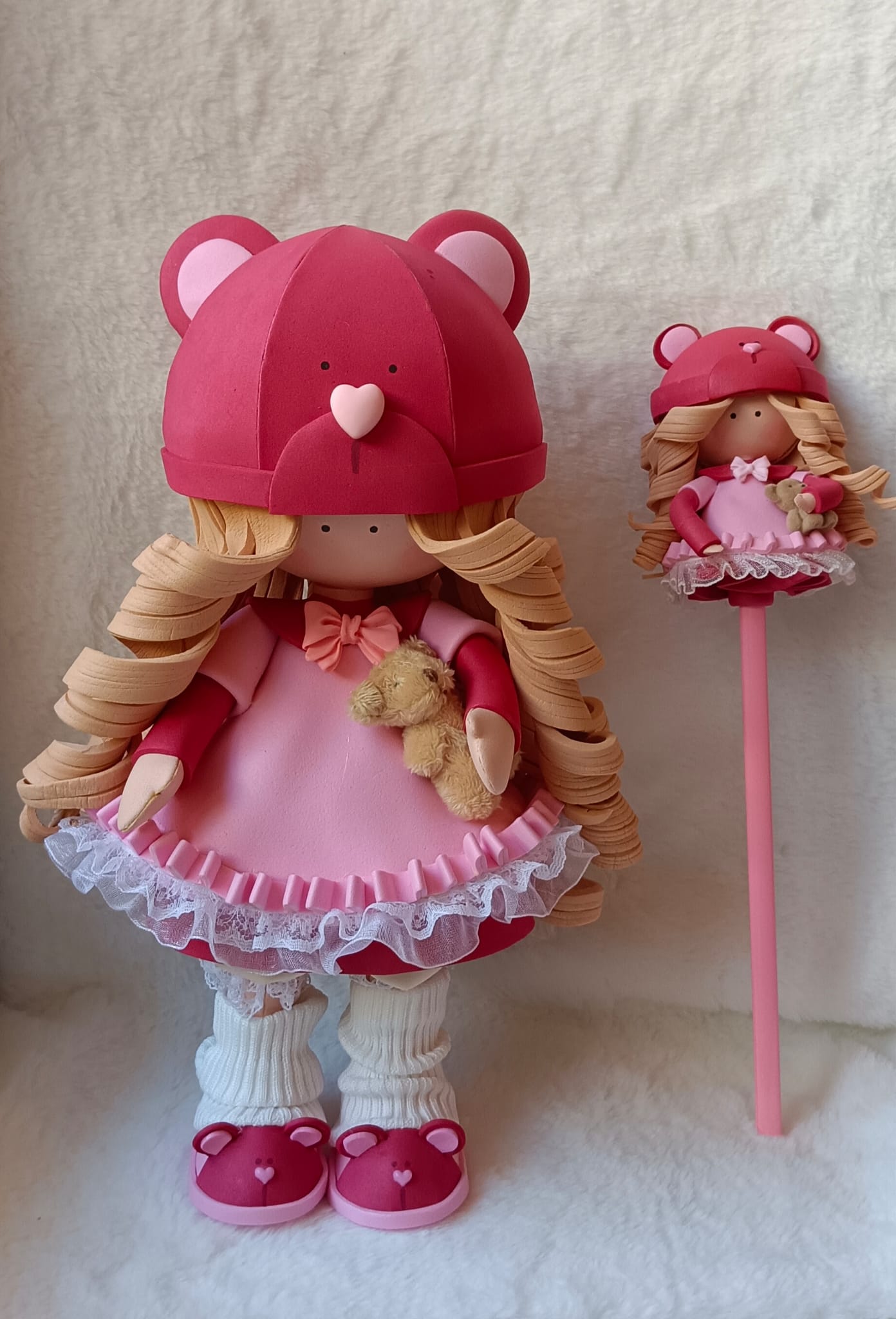 Boneca de EVA com Ursinho – Feita à Mão