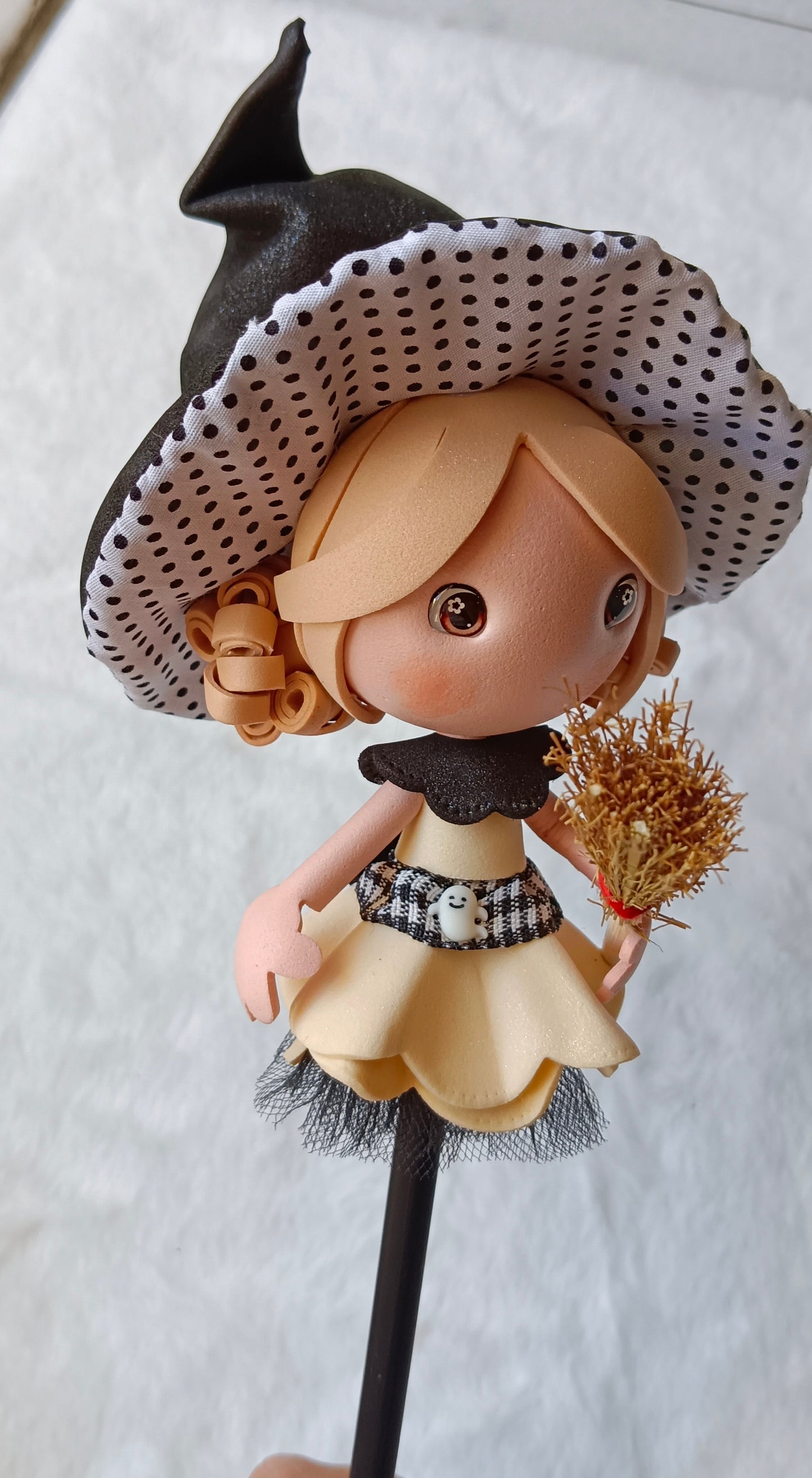 🧙‍♀️ Ponteiras de Lápis Bruxinhas em EVA – Feitas à Mão ✨